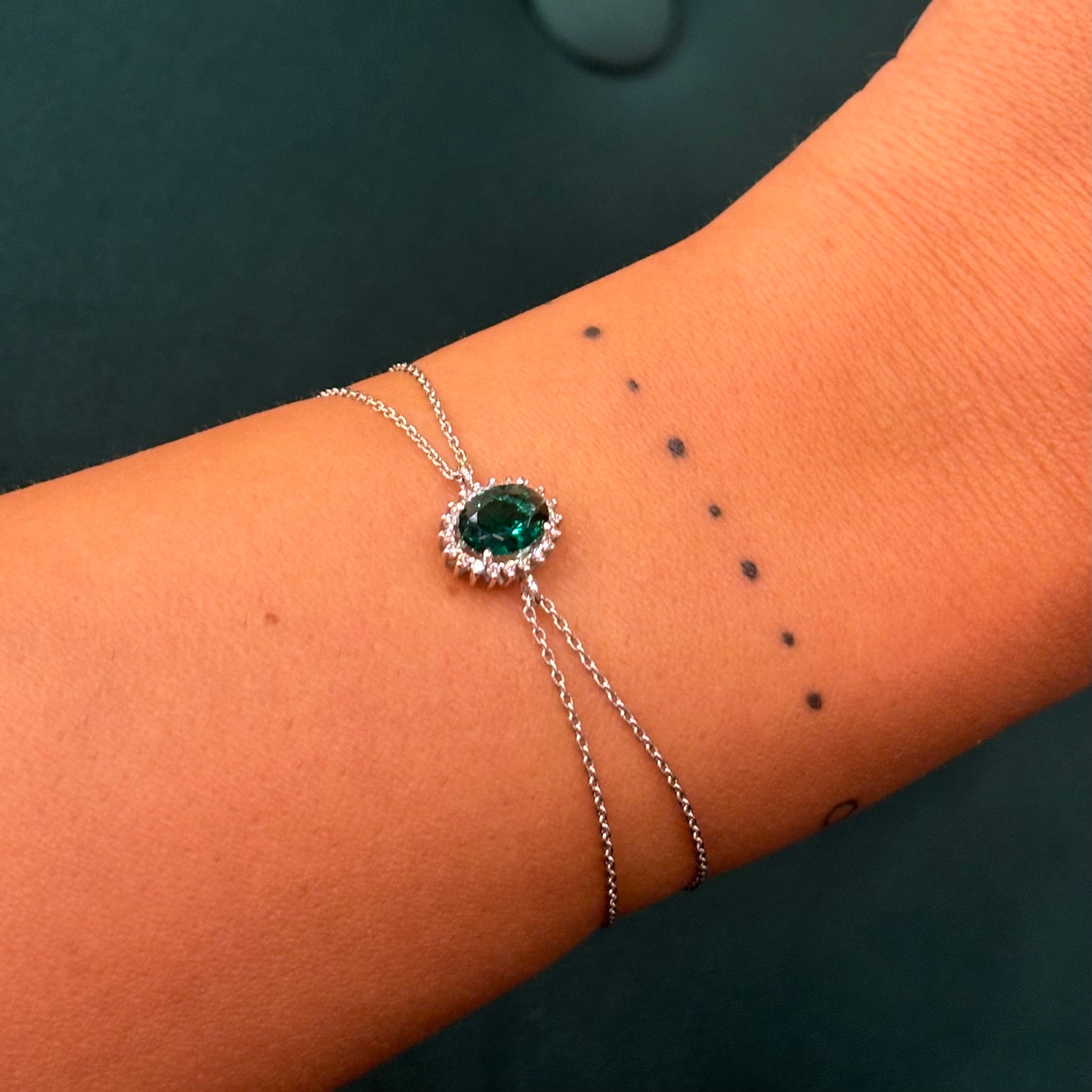 Дамска гривна със смарагд и диаманти 1.10 карата